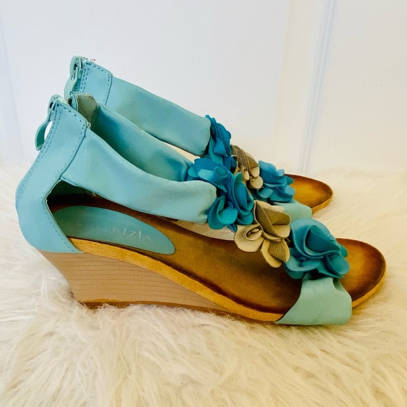 Patrizia by Spring Step Harlequin Wedge Sandal Turquoise 3D Flower Shoes - Picture 2 of 11